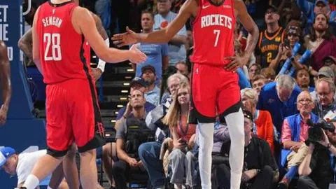 曼联股价再创新低，格雷泽家族暂无意出售俱乐部